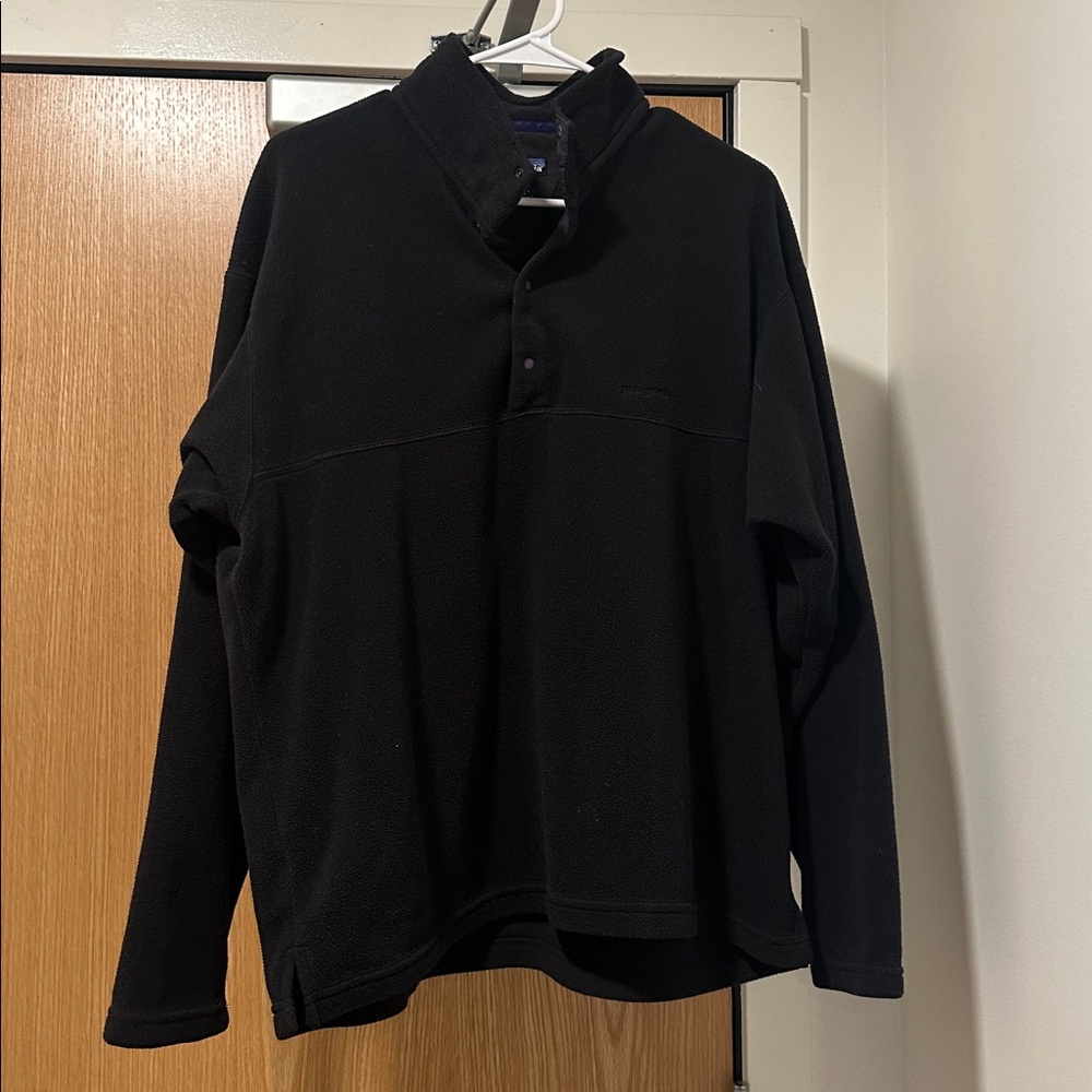 Black Patagonia Pullover Fleece